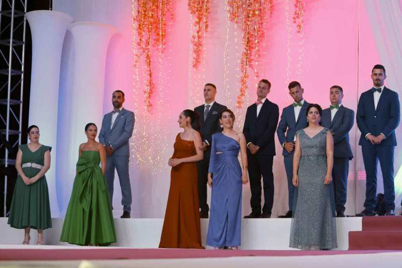 GALERIA de FOTOS d’una PRESENTACIÓ de les FESTES de JULIOL de PEDREGUER molt MUSICAL GALERIA de FOTOS d’una PRESENTACIÓ de les FESTES de JULIOL de PEDREGUER molt MUSICAL